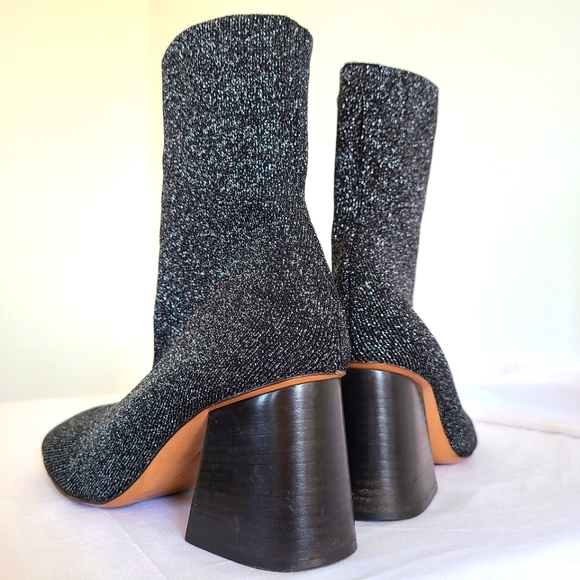 CÉLINE - Soft ballerina knitted sock ankle boots. - Picture 4 of 16